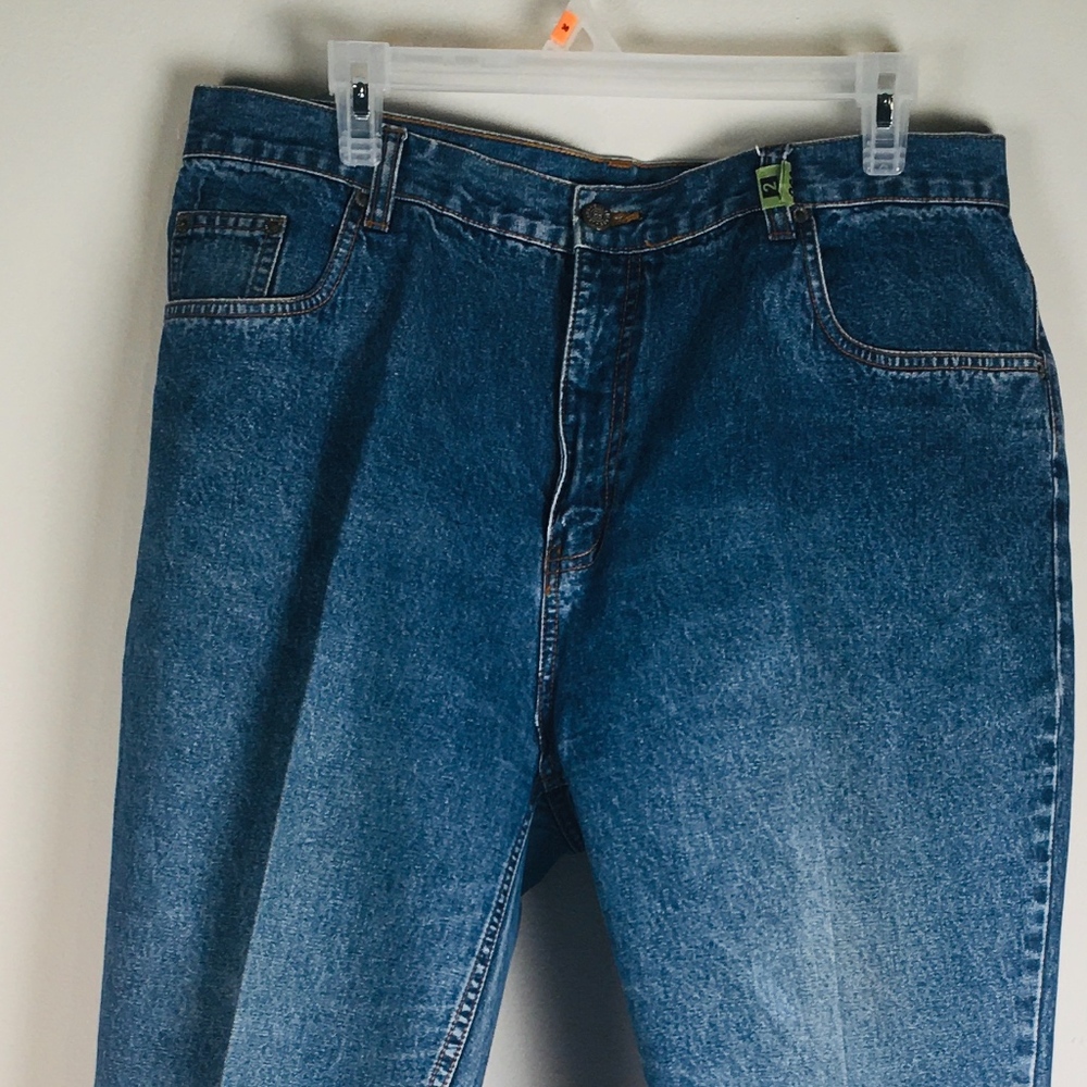 Bill Blass Women's Jeans Cut At Ankles Size 16